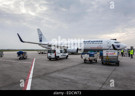 SunExpress Boeing 737-800 Flugzeug am Frankfurter Flughafen Stockfoto