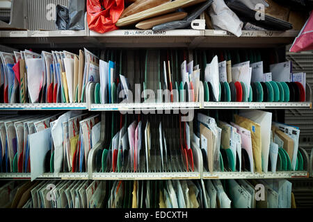 Royal Mail Manchester South Lieferung Büroangestellte die Mail per hand sortieren Stockfoto