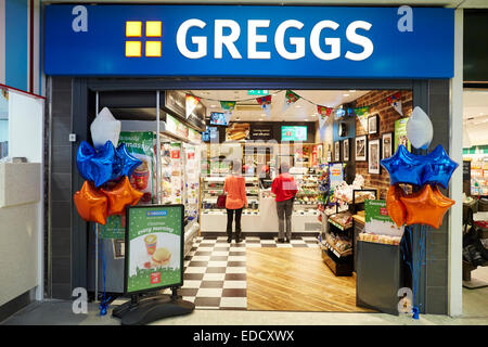 Preston Stadtzentrum in Lancashire, Uk. Abgebildete St Georges Einkaufszentrum Greggs renoviert speichern Stockfoto