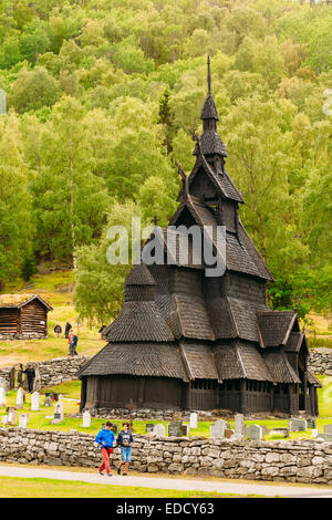 Stavkirke eine alte hölzerne Stabkirche Triple Kirchenschiff Stockfoto