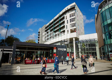 Marks &amp; Spencer in Bury Stadtzentrum neben Costa Coffee shop Stockfoto