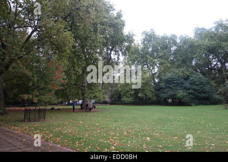 In London gibt es mehrere "rechtliche Quadrate", vielleicht der bekannteste ist Grays Inn, das gehört zu den vier Inns Of Court Stockfoto