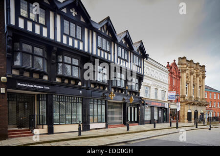 Stockport Stadtzentrum, Gebäude am historischen Marktplatz der Stadt Stockfoto