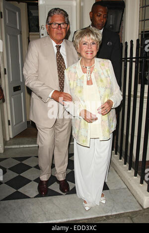 Tracey Emin Geburtstagsparty statt Marken Club Mayfair mit: Gloria Hunniford Where: London, Vereinigtes Königreich bei: 4. Juli 2014 Stockfoto