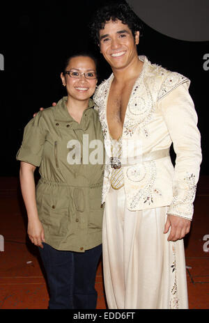 Backstage bei der Disney-Broadway musikalische Aladdin im New Amsterdam Theatre.  Mitwirkende: Lea Salonga, Adam Jacobs wo: New York, New York, Vereinigte Staaten von Amerika als: 3. Juli 2014 Stockfoto