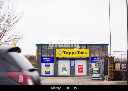 Swansea, Wales, Großbritannien. 5. Januar 2015. Ein Zweig der Topps Fliesen in Swansea vor ein trading-Update, Montag, 5. Januar 2015. Bildnachweis: John Wellings/Alamy Live-Nachrichten Stockfoto