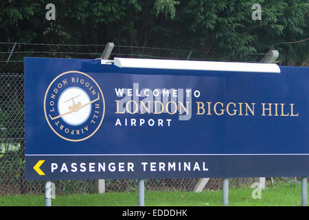 Biggin Hill Airport hat angeboten, um die Ausfälle, St George RAF Kapelle zu speichern. Flughafen Managing Director Will Curtis hat gesagt, sie werden gewiß mit dem MOD und der London Borough of Bromley auf dem besten Weg, dieses Ziel zu erreichen. Stockfoto