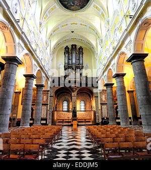 Lüttich, Belgien. Eglise Saint-Denis - Interieur. Stockfoto