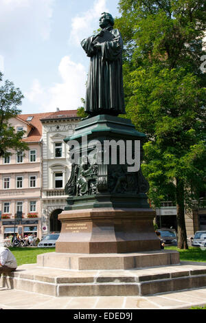 Martin Luther Denkmal in Eisenach wurde im Jahre 1895 eingeweiht. Es ehrt den Reformator Martin Luther auf der Wartburg (die Wartburg) lebt in der Nähe von Eisenach von 1521 bis 1522. Foto: Klaus Nowottnick Datum: 21. August 2014 Stockfoto