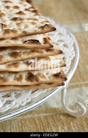 Matza Cracker traditionell gegessen während des Passahfestes Stockfoto