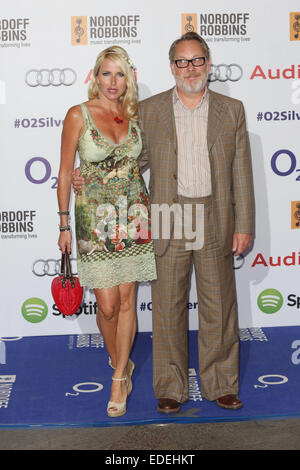 Nordoff Robbins Silver Clef Awards 2014 statt im Park Lane Hilton - Ankünfte Featuring: Nancy Sorrell, Vic Reeves wo: London, Vereinigtes Königreich bei: 4. Juli 2014 Stockfoto