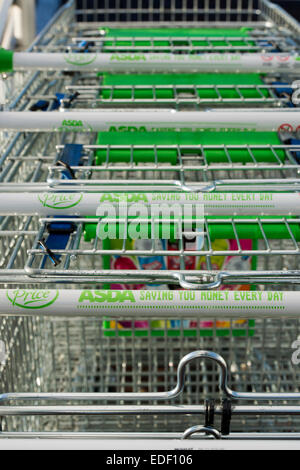 ASDA Einkaufswagen Stockfoto