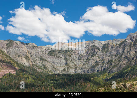 Berge rund um historische viktorianische Berg Stadt Ouray in den San Juan Mountains von Colorado Stockfoto