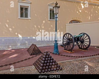 Kanone außen Palast Monte Carlo Monaco Stockfoto