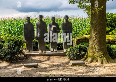 Deutscher Soldatenfriedhof Langemark, Flandern, begraben mehr als 44000 deutsche Soldaten im ersten Weltkrieg getötet, Stockfoto