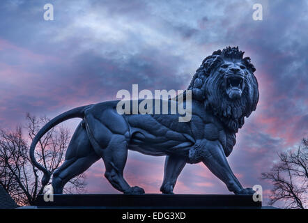 Maiwand Lion, auch genannt Forbury Löwe ist ein Kriegerdenkmal in Reading, UK. Stockfoto