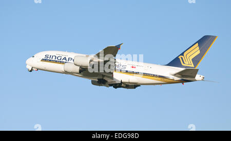 Singapore Airlines Airbus a380 9V-SKH abfliegenden London-Heathrow Flughafen LHR Stockfoto