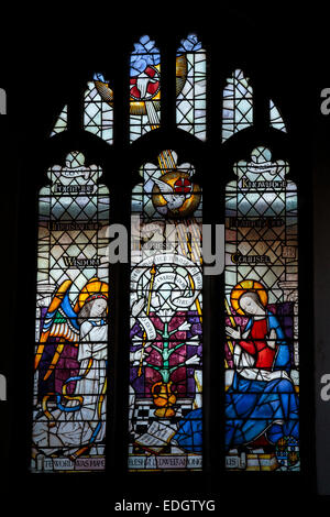 St. Edward, König & Märtyrer: Die Pfarrkirche der Corfe Castle, Dorset. Gebaut um 12. Jahrhundert. Stockfoto