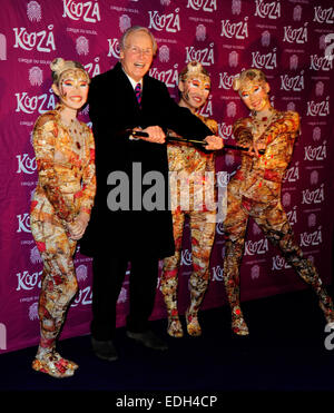 London, UK. 6. Januar 2015. Nicholas Parsons besuchen Cirque du Soleil KOOZA in der Royal Albert Hall London Kredit-5. Januar 2015: Peter Phillips/Alamy Live News Stockfoto