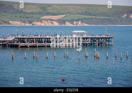 Swanage Pier und Dorset Küste im Mai Stockfoto