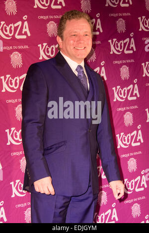 London, UK. 6. Januar 2015. Jon Culshaw betreut die VIP-Aufführung von "Kooza" von Cirque Du Soleil in der Royal Albert Hall am 6. Januar 2015 in London, England. Bildnachweis: London Pix/Alamy Live News Stockfoto