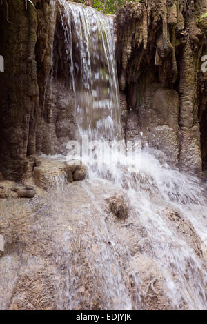 Erawan Wasserfall im Erawan National Park in der Nähe von Kanchanburi in Thailand Stockfoto