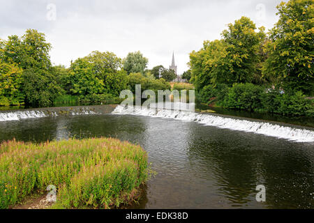 Fluss Suir in die Stadt Cahir. Stockfoto