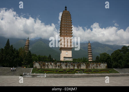 Die drei Pagoden des Chongsheng Tempel in Dali, Yunnan Provinz, Südwest-China Stockfoto