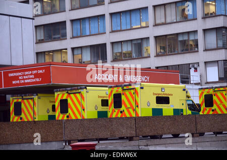 London, UK. 7. Dezember 2015. NHS unter Aufsicht als Krankenhäuser Gesicht Druck auf A & E. St. Thomas Hospital auf Westminster Bridge gegenüber der Houses of Parliament und Big Ben. Bildnachweis: JOHNNY ARMSTEAD/Alamy Live-Nachrichten Stockfoto