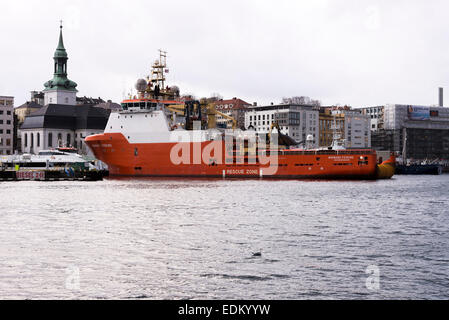 Die norwegische Schlepper und Plattform liefern Schiff Normand Ferkings angedockt in Bergen Hafen Norwegen Stockfoto