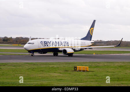 Ryanair Boeing 737-800 Rollen, Manchester International Airport. Stockfoto