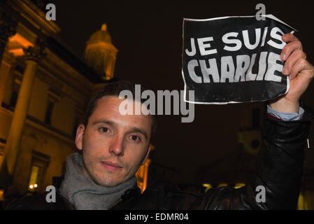 London, UK. 7. Januar 2015. Tausende von französischen Geather auf dem Trafalgar Square halten eine Mahnwache des Shootings bei Charlie Hebdo Magazine tötete 12 Menschen in Frankreich Credit: siehe Li/Alamy Live News Stockfoto