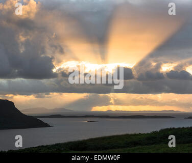 Sonnenuntergang am Stein Waternish Halbinsel skye Stockfoto