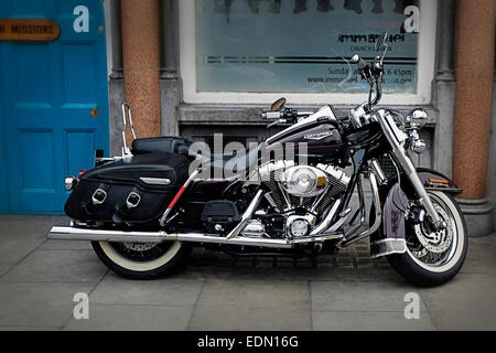 Harley Davidson Road King Motorrad schwarz und Chrom Dublin Irland Stockfoto