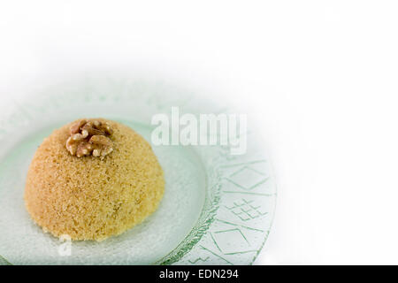 Traditionelle türkische Grieß süß Wüste Halva mit Nüssen Stockfoto