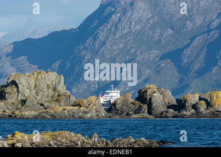 MV Coruisk Armadale Mallaig Calmac Ferry & Knoydart Berge Stockfoto