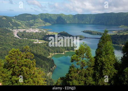 Lagoa Verde und Lagoa Azul, Caldeira Das Sete Cidades, Sao Miguel, Azoren, Portugal Stockfoto