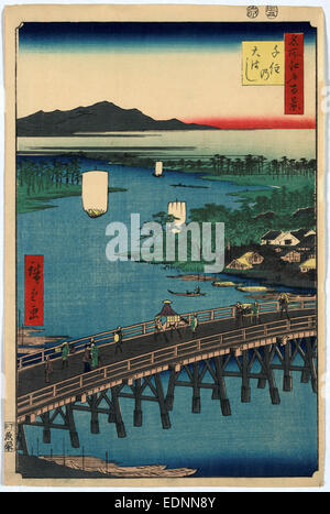 Senju keine Ohashi, Senju große Brücke., Ando Hiroshige, 1797-1858, Künstler, 1856., 1 print: Holzschnitt, Farbe; 36,2 x 24 cm., zeigt Print Fußgänger und Mann auf dem Pferd der Senju-Brücke über den Sumida River mit einem Block der Gebäude auf der rechten Seite, Segelboote auf den Fluss und die Berge im Hintergrund. Stockfoto