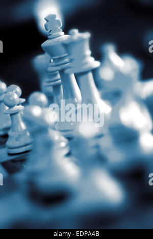 Weiße Stücke / Schach-set Stockfoto