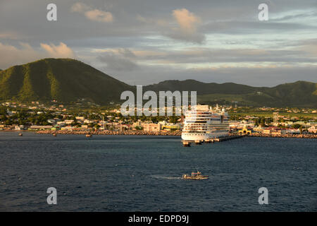 Malerische Aussicht von Basseterre, Hauptstadt von St. Kitts und Nevis in der Karibik Stockfoto