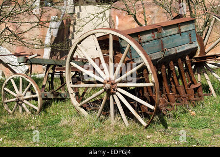 Alte Sämaschine. Landmaschinen Stockfoto