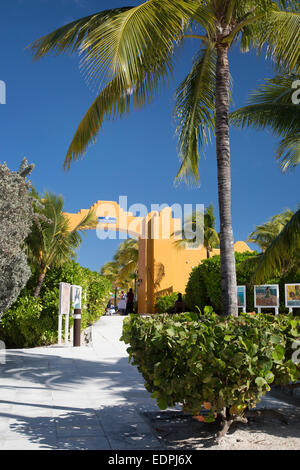 Eingang zum Fort San Salvador, Half Moon Cay, Bahamas Stockfoto