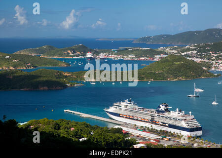 Ansicht von Charlotte Amalie Harbor von Paradise Point, St. Thomas, Amerikanische Jungferninseln Stockfoto