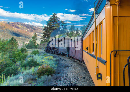 Historischen Durango & Silverton Narrow Gauge Railroad Zug auf der Strecke zwischen Durango und Silber Colorado Stockfoto