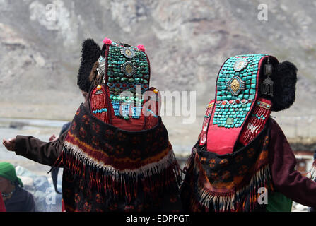 Einheimische Frauen tragen Peraks in der abgelegenen Himalaya Dorf von Rangdum ist in der Suru Valley Region Ladakh Stockfoto