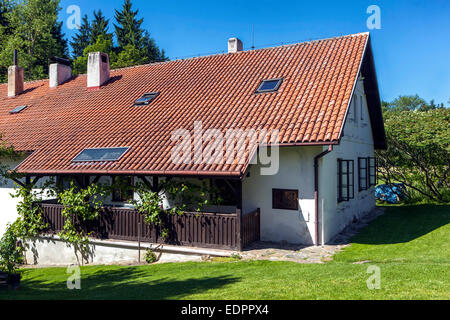 Typisches Haus im ländlichen Tschechischen Land Haus auf Tschechisch Stockfoto