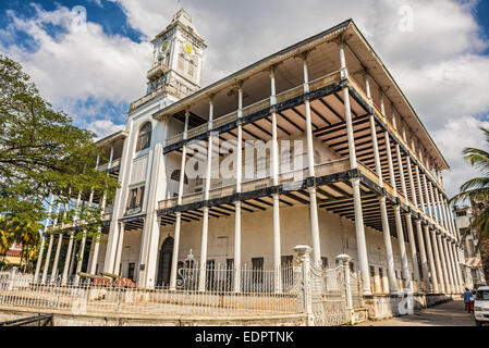 House of Wonders oder Palast der Wunder in Stone Town Wohnkultur des Museums der Geschichte & von Zanzibar & der Suaheli-Küste Stockfoto