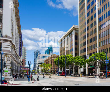 Broadway und Second Avenue in der Innenstadt von San Diego, Kalifornien, USA Stockfoto