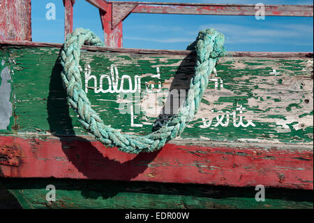 Detail von einem alten verfallenen hölzernen Fischerboot in Kamouraska Region, Provinz Quebec, Kanada. Stockfoto