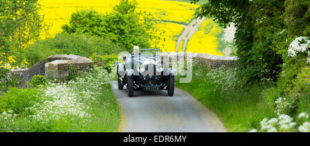 Oldtimer Bentley 4,5 Liter Luxus-Auto gebaut 1929 getrieben auf Urlaub in Cotswolds am Asthall in O touring Stockfoto